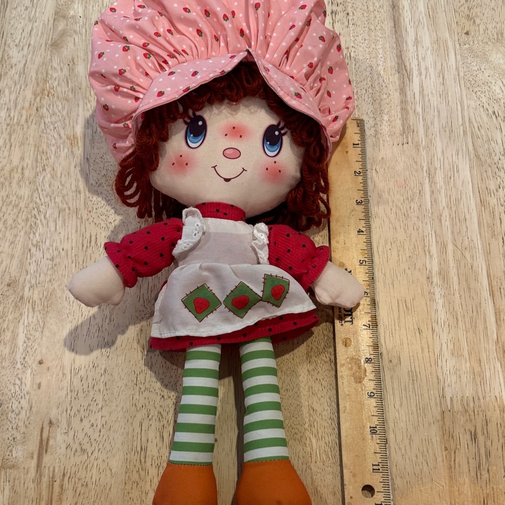 Adorable Strawberry Shortcake stuffed doll 2016